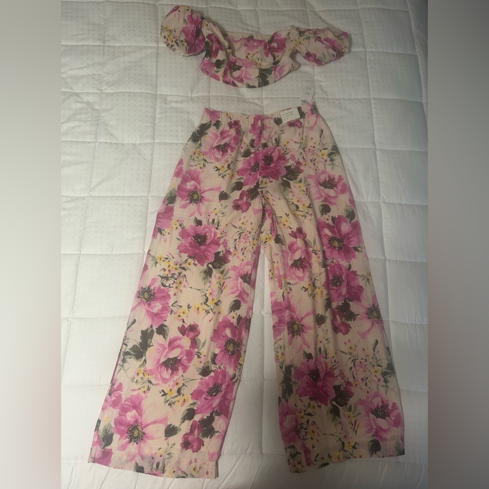 Floral Wide-Leg Pants + Top ‼️NEW WITH TAGS‼️
